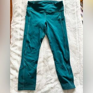 Lululemon cropped leggings with pockets